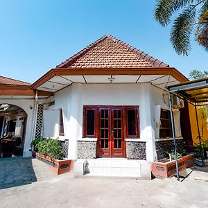 OYO 1644 Hotel Griya Kencana